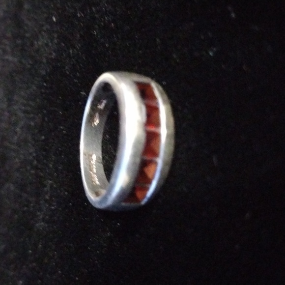 VINTAGE Sterling Silver Channel Set Red Gemstone Ring - Picture 5 of 12